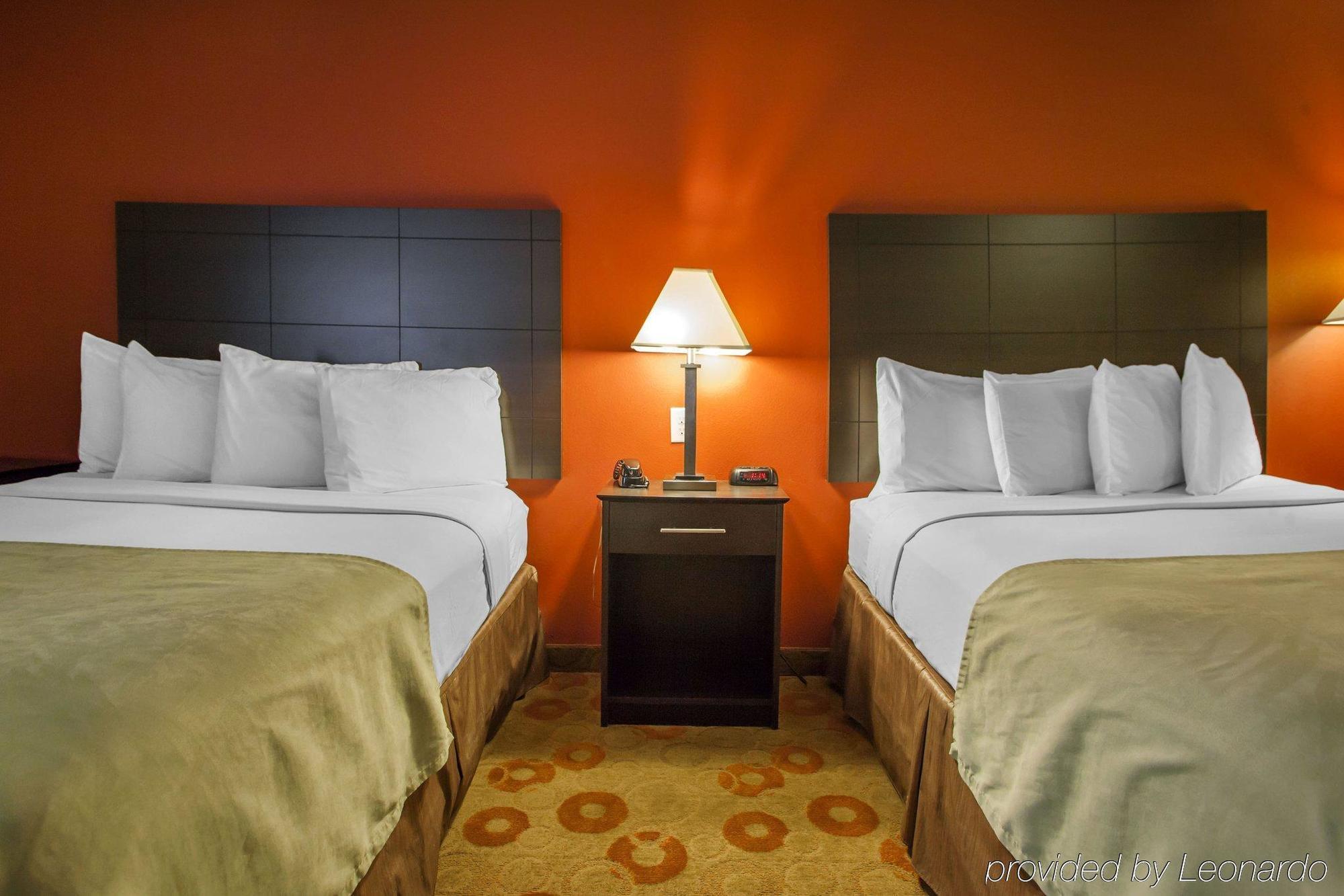 Suburban Hotel Cedar Falls