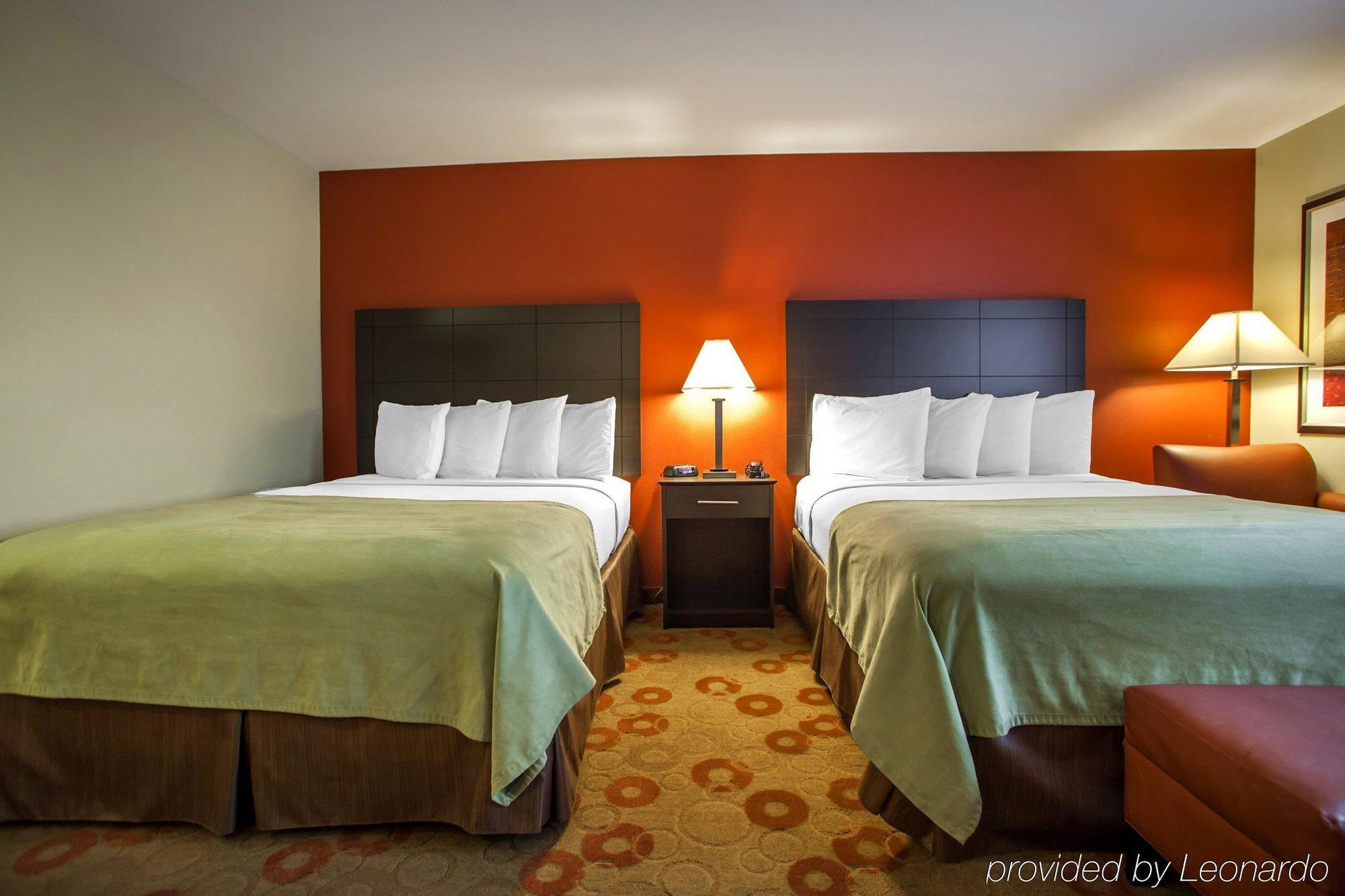 Suburban Hotel 3*