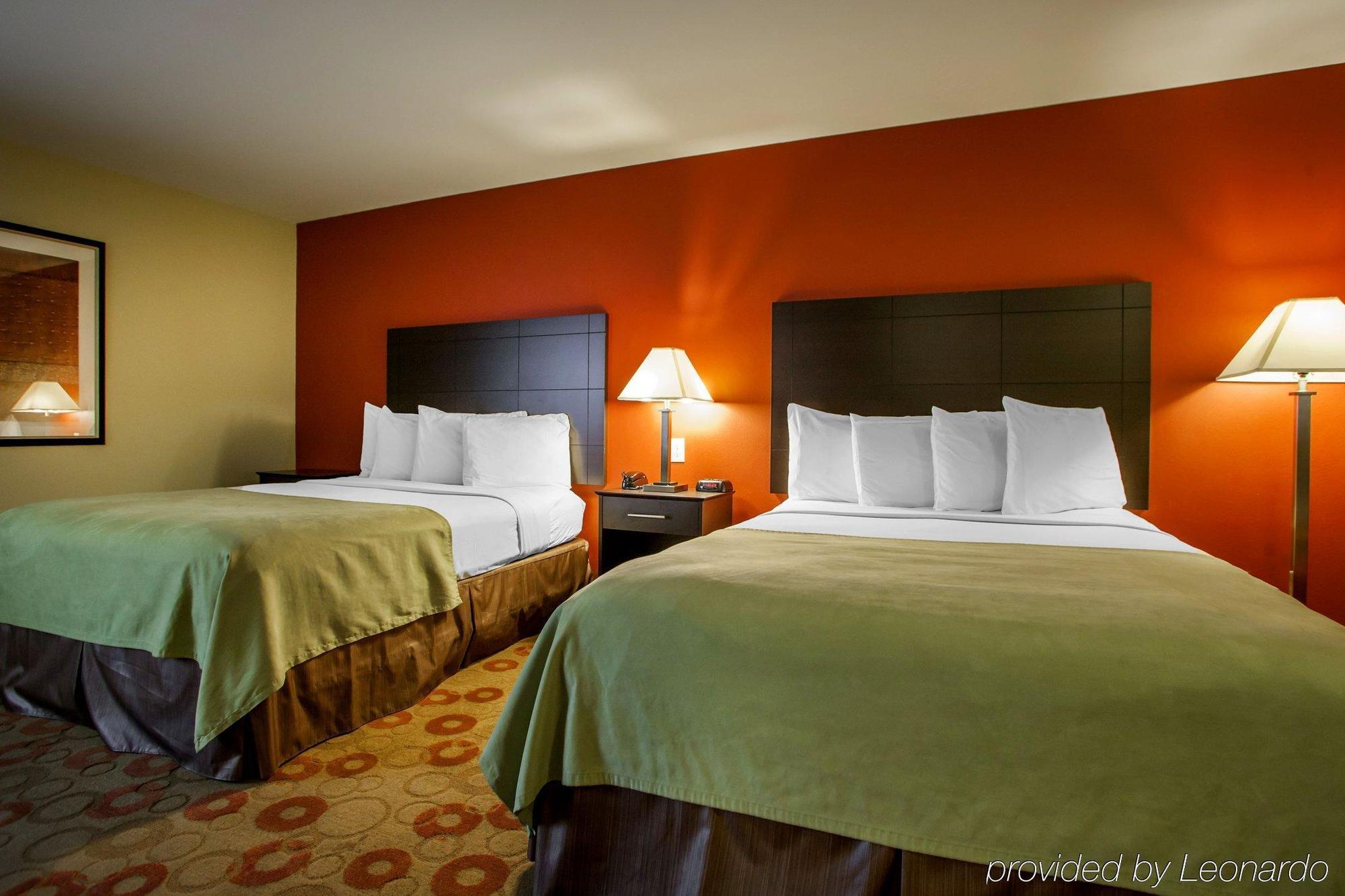 Suburban Hotel 3*